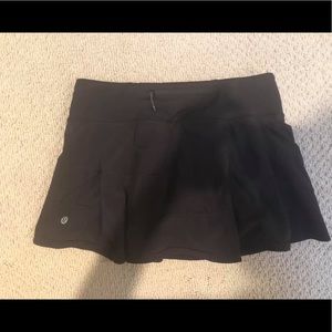 Lululemon black tennis skirt size 4
